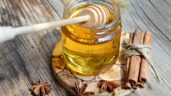 صحة: شاي القرنفل والقرفة لعلاج خمول منتصف النهار