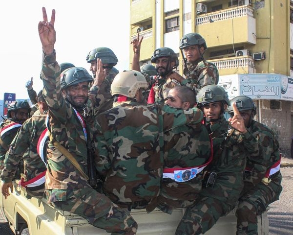 تقرير: تصعيد المجلس الانتقالي الجنوبي قد يشعل الحرب الأهلية ويهدد أمن الخليج