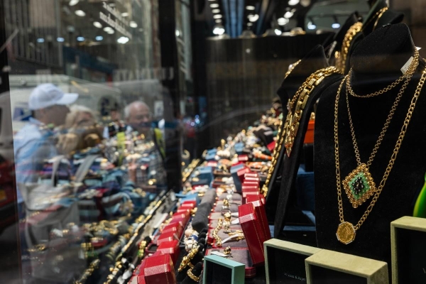 اقتصاد: الذهب يتراجع مع ترقب بيانات الوظائف الأميركية