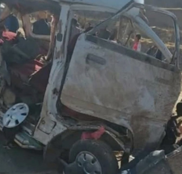 اليمن: وفاة وإصابة 12 شخصًا بحادث مروري في إب