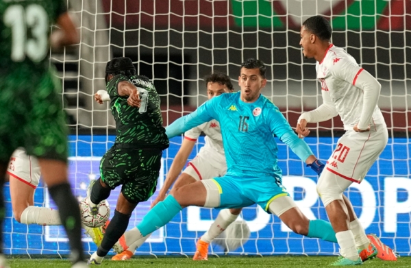رياضة: نيجيريا تسقط تونس في مباراة مثيرة وتبلغ ثمن نهائي كأس أمم إفريقيا