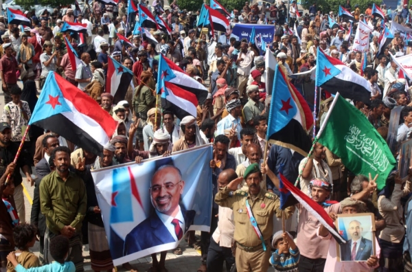 طهران: وزير خارجية إيران يبحث مع نظيريه السعودي والإماراتي تطورات الوضع في اليمن