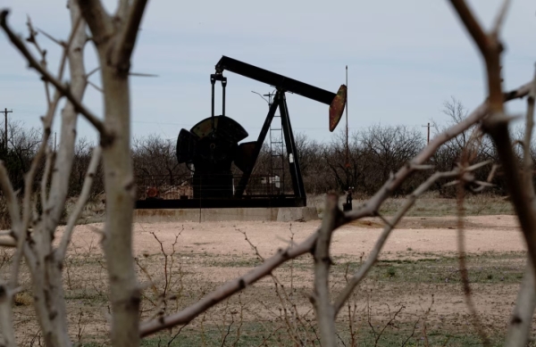 اقتصاد: أوبك+ تُبقي على سياسة إنتاج النفط دون تغيير وسط توترات سعودية–إماراتية بشأن اليمن