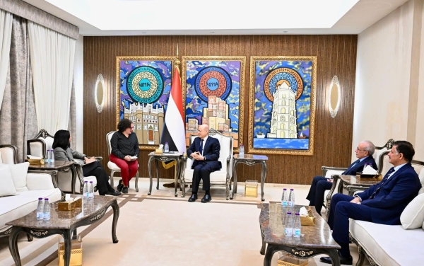 اليمن: العليمي يؤكد أن التحرك المنسق مع التحالف في المحافظات الشرقية أنجز كامل أهدافه