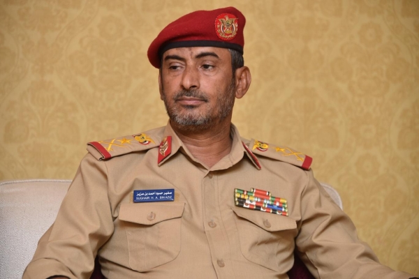 اليمن: رئيس الأركان يؤكد أولوية توحيد القيادة العسكرية والتركيز على الحوثيين