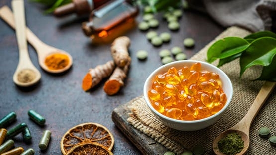 صحة: هل الجمع بين الكركم وفيتامين D يعزز المناعة؟