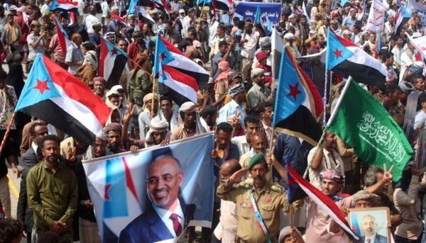 تحليل: الحلفاء يتحولون إلى أعباء مع تصاعد التوتر السعودي الإماراتي في اليمن