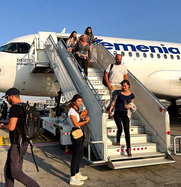 اليمن: الخطوط الجوية اليمنية تبدأ نقل سياح عالقين من سقطرى إلى جدة