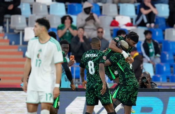 رياضة: نيجيريا تطيح بالجزائر وتضرب موعدا ناريا مع المغرب في نصف نهائي كأس إفريقيا