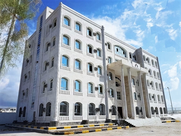 اليمن: النيابة العامة تبدأ إغلاق السجون غير القانونية تنفيذًا لتوجيهات رئاسية