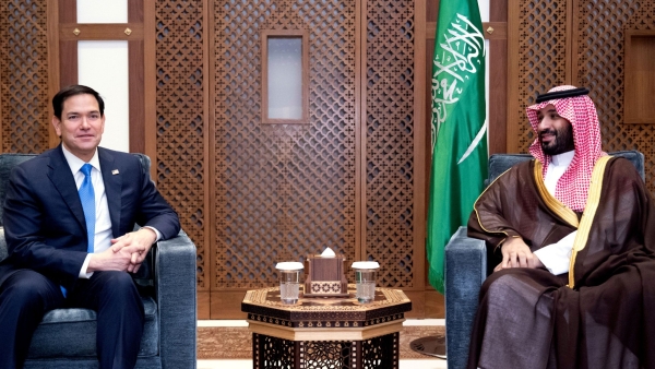 الرياض: السعودية تقود جبهة لإقناع البيت الأبيض بعدم توجيه ضربة لإيران  ‏