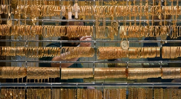 اقتصاد: الذهب والفضة يواصلان الصعود مع استمرار الضبابية السياسية والاقتصادية