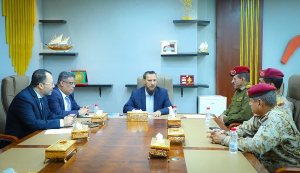 اليمن: محافظ عدن يأمر ببدء إعادة تموضع القوات العسكرية خارج المدينة