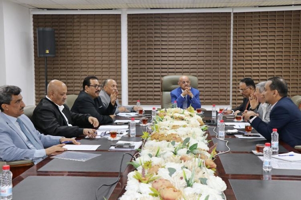 اليمن: اللجنة الوطنية لتنظيم وتمويل الواردات تعقد اجتماعها الأول لعام 2026 وتراجع إجراءات تمويل السلع الأساسية