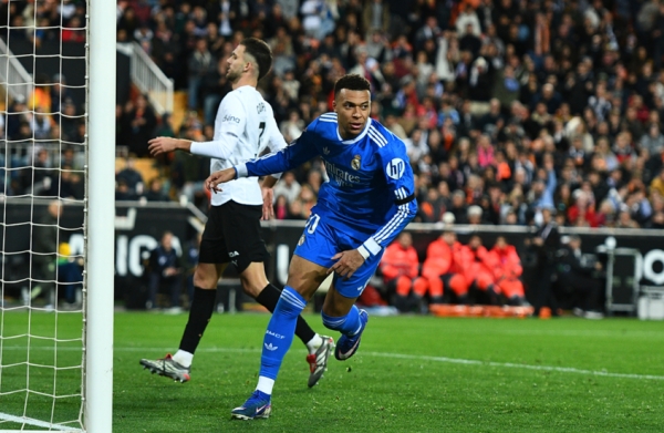 رياضة: ريال مدريد يتجاوز عقبة فالنسيا ويواصل مطاردة برشلونة على صدارة 