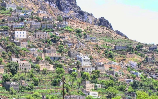 اليمن: الحوثيون يقصفون معدات شق طريق في سامع ويهددون مشاريع 