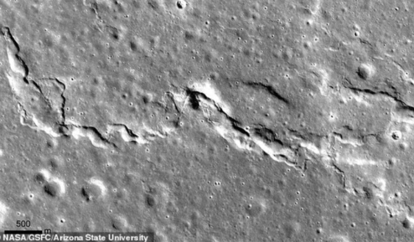 منوعات: القمر يتقلّص.. أكثر من ألف تشقّق جديد تثير مخاوف العلماء