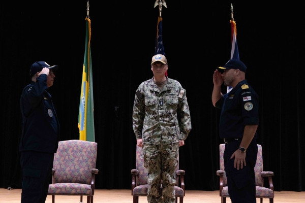 المنامة: بريطانيا تتسلم قيادة قوة المهام المشتركة المعنية بمكافحة القرصنة في غرب المحيط الهندي