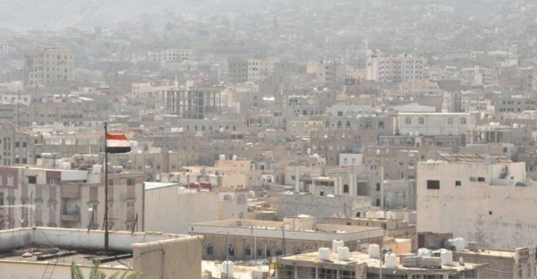 تقرير: ندرة الريال بعد شح الدولار.. أزمة نقد تربك المتعاملين باليمن