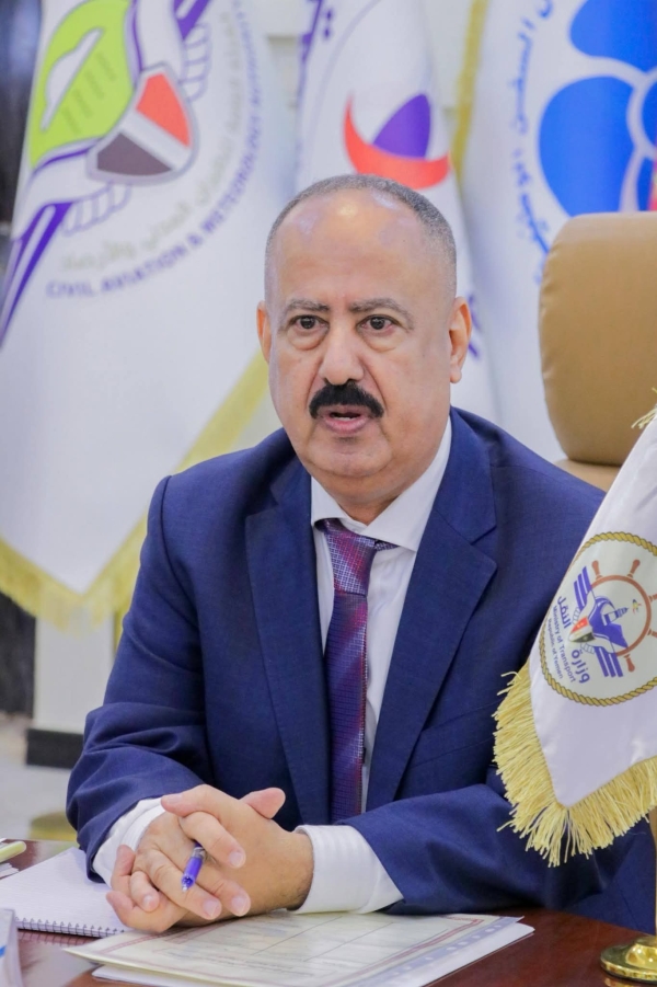 اليمن: وزير النقل يعلن مراجعة أسعار تذاكر الطيران ويؤكد فتح الأجواء للمنافسة
