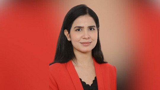 اليمن: الصحفية عهد ياسين تكشف تهديدات بالقتل وتحريضًا دينيًا ضدها بسبب عملها