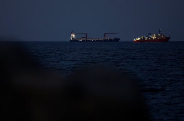 نظرة فاحصة: ما هي التحديات التي تواجه تأمين الشحن عبر مضيق هرمز؟