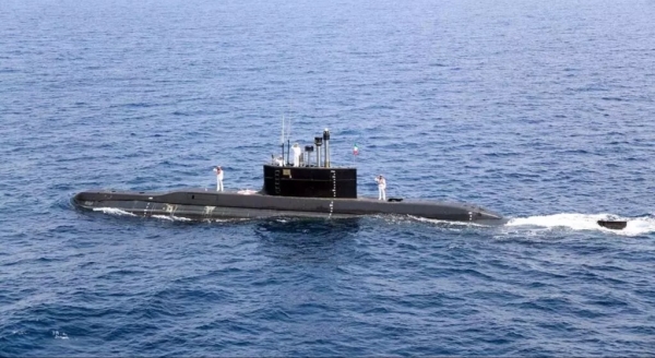 تقرير: هجمات إيران على الخليج تتواصل.. وواشنطن تراقب قدراتها على زرع الألغام في مضيق هرمز