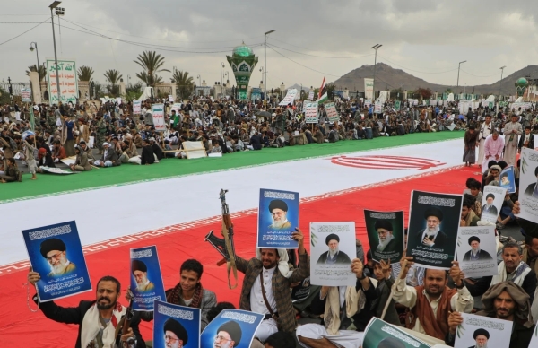 تحليل:  حسابات التوقيت..لماذا لم ينخرط الحوثيون بعد في الحرب المرتبطة بإيران؟