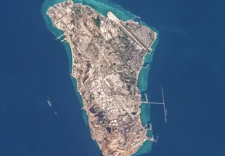 طهران: إيران تهدد بزعزعة أمن باب المندب بحال سيطرت أميركا على خارك