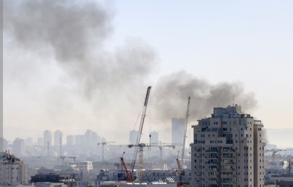 طهران: إيران تطلق صواريخ على إسرائيل وتكذّب تصريحات ترامب عن المفاوضات