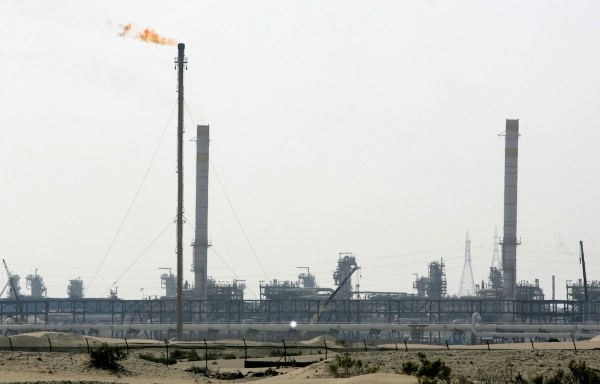 أبوظبي: وفاة مصري وإصابة 4 آخرين جراء حريقين في منشآت حبشان للغاز