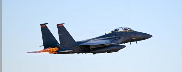 واشنطن: إسقاط مقاتلتين يشكل مخاطر جديدة لترامب وإيران تلاحق طيارا