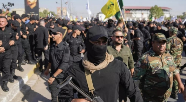 تقرير: تجميد شحنات الدولار والتعاون العسكري.. واشنطن تضغط على بغداد لتفكيك الفصائل الموالية لإيران