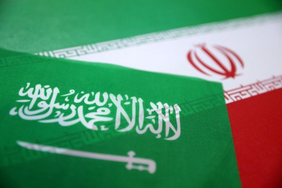 رويترز: السعودية شنت هجمات غير معلنة على إيران مع اتساع نطاق الحرب