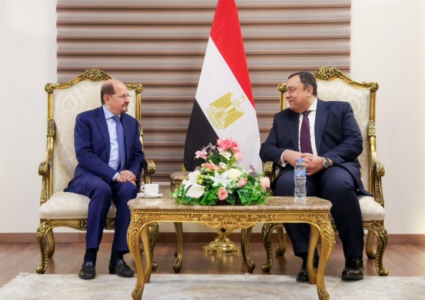 القاهرة: رئيس وزراء اليمن يصل العاصمة المصرية لبحث أمن البحر الأحمر وباب المندب
