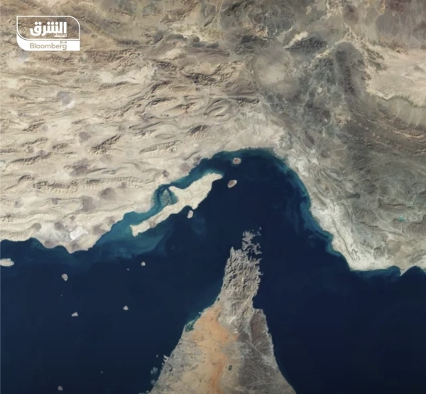 بلومبرغ: بيانات أقمار صناعية تُظهر استمرار تعطل معظم منشآت النفط قرب مضيق هرمز رغم وقف إطلاق النار