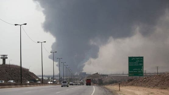 طهران: سماع انفجارات قرب بندر عباس.. ومسؤول أمريكي يتحدث عن غارات على موقع عسكري إيراني