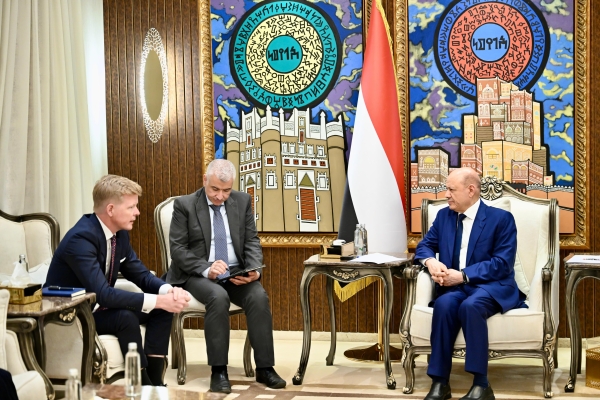 الرياض: العليمي يقول ان السلام المستدام في اليمن يتطلب استعادة مؤسسات الدولة وإنهاء المشروع الإيراني