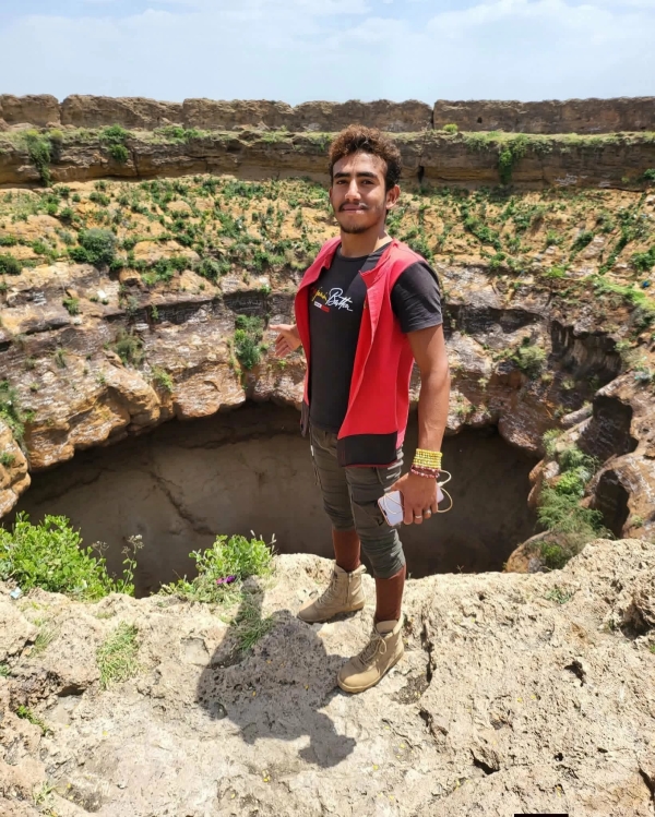اليمن: الدفاع المدني ينتشل جثمان 