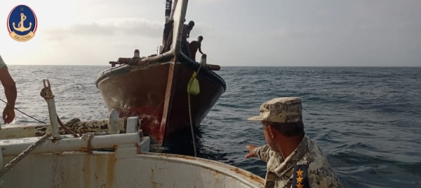 اليمن: خفر السواحل ينقذ قارباً تعطل 14 ساعة قبالة سواحل المهرة