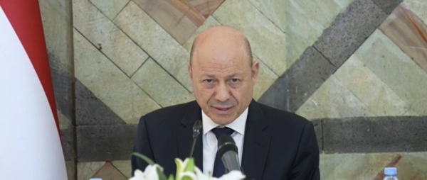 اليمن: العليمي يوجه رسائل لسكان مناطق الحوثيين ويجدد اتهام الجماعة بإغلاق مطار صنعاء