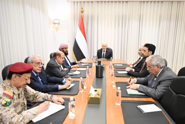 اليمن: مجلس الدفاع الوطني يقر إجراءات حاسمة لدعم معركة استعادة الدولة واستئناف تصدير النفط