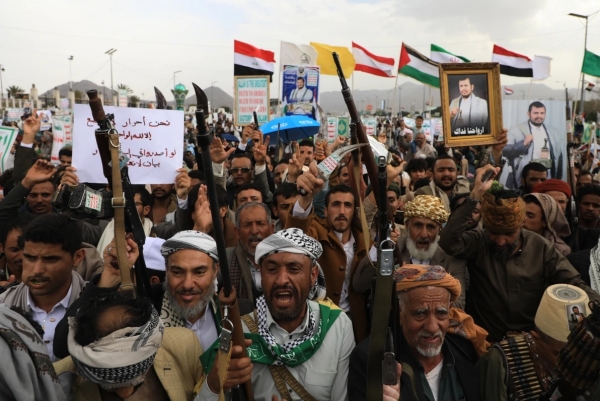 تقرير: كيف تؤجج هجمات الحوثيين الدامية المخاوف من اتساع رقعة الصراع الإقليمي؟