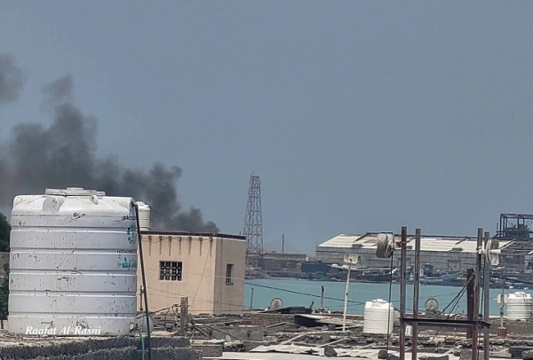اليمن: هجمات حوثية بالصواريخ والطائرات المسيّرة تستهدف مواقع في المخا والخوخة