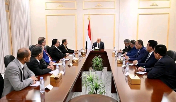 اليمن: العليمي يؤكد دور الإعلام في قلب المعركة ضد الحوثيين