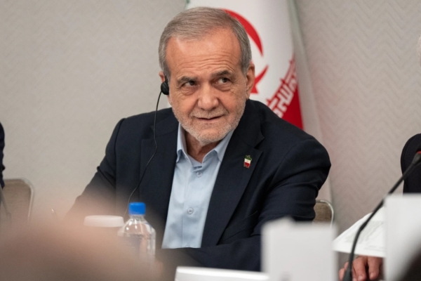 طهران: إيران تقول إن «العالم بأسره» أقرّ بانتصارها على أمريكا.. تحركات بشأن هرمز وتصعيد في سوريا