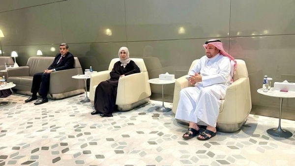الدوحة: وزيرة الخارجية اليمنية تصل العاصمة القطرية حاملة رسالة من العليمي لأمير البلاد