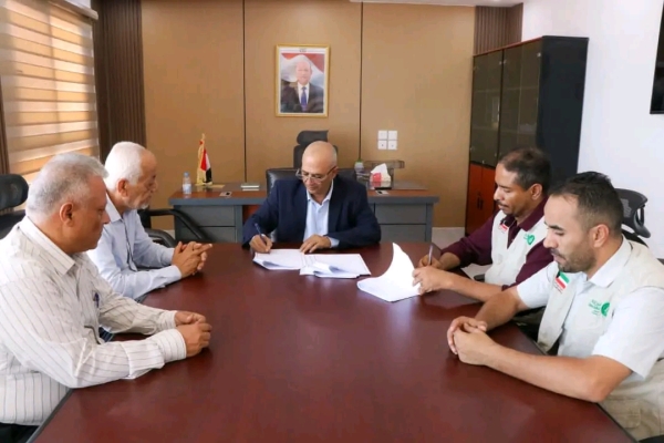 اليمن: توقيع مشروع تعزيز مصادر مياه الشرب في لحج وحضرموت بتمويل كويتي