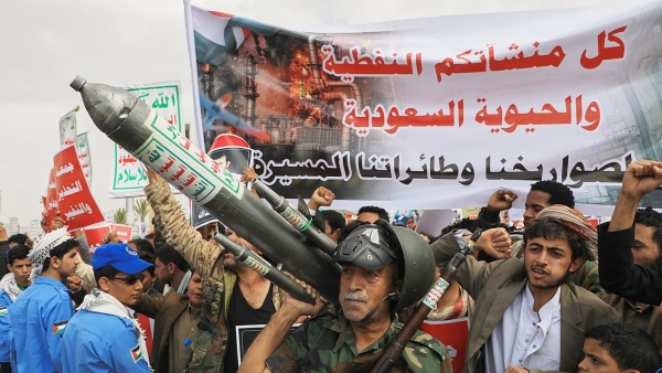تحليل: تصاعد تهديدات إيران والحوثيين يضع السعودية أمام خيارات صعبة ودعم أمريكي غير مضمون