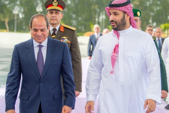 القاهرة: السيسي وبن سلمان يؤكدان أهمية أمن الملاحة في البحر الأحمر